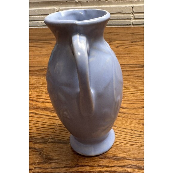 Shawnee Pottery Vase With Embossed Flowers, Blue USA 5 1/2” Tall Vintage - Picture 3 of 6